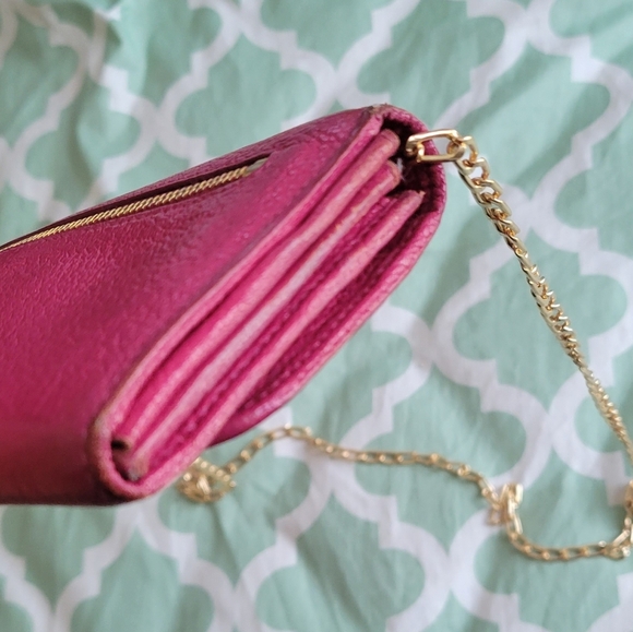 Miu Miu Pink Clutch with Gold Chain - Picture 5 of 14